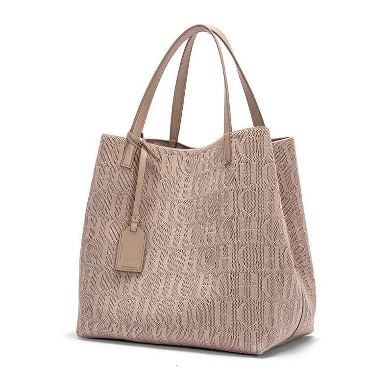 CH New Solid Color Outer Exquisite Fly Weaving Handmade Woven Large Capacity Shoulder Bag Ladies Handbag Fashion Classic