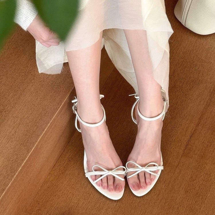 Designer sandals Naked high heels for women in the summer of 2025, new French style bow strap sandals with thin heels, patent leather open toe fairy s