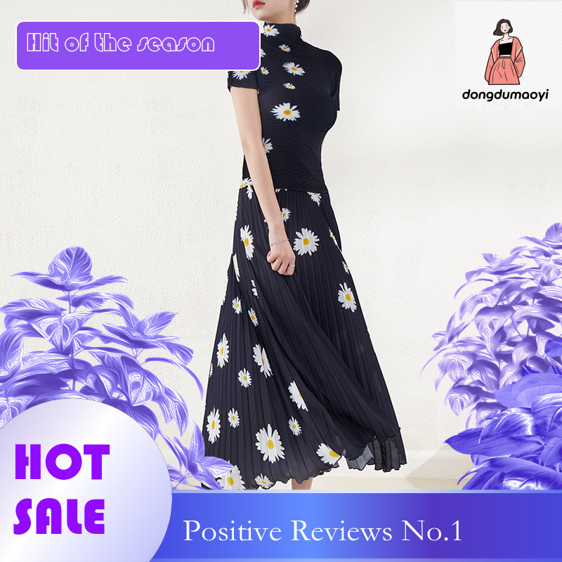 dongdumaoyi According to the fashion pleated suit, cut printed high neck T-shirt two-piece set for women