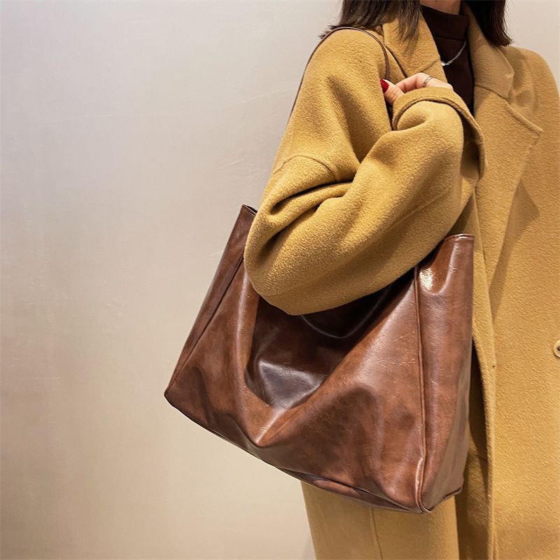 Free Delivery Designer Bag Leisure Feeling Big 2025 New Trendy And Stylish Minimalist Ins Women's Shoulder Large Capacity Commuting Tote Luxury B
