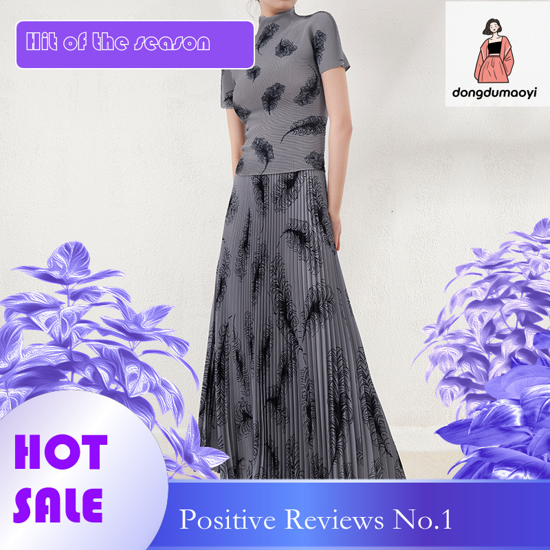 dongdumaoyi Miyake printed T-shirt top for women, 2024 new set, fashionable and versatile, high waist, mid length skirt two-piece set