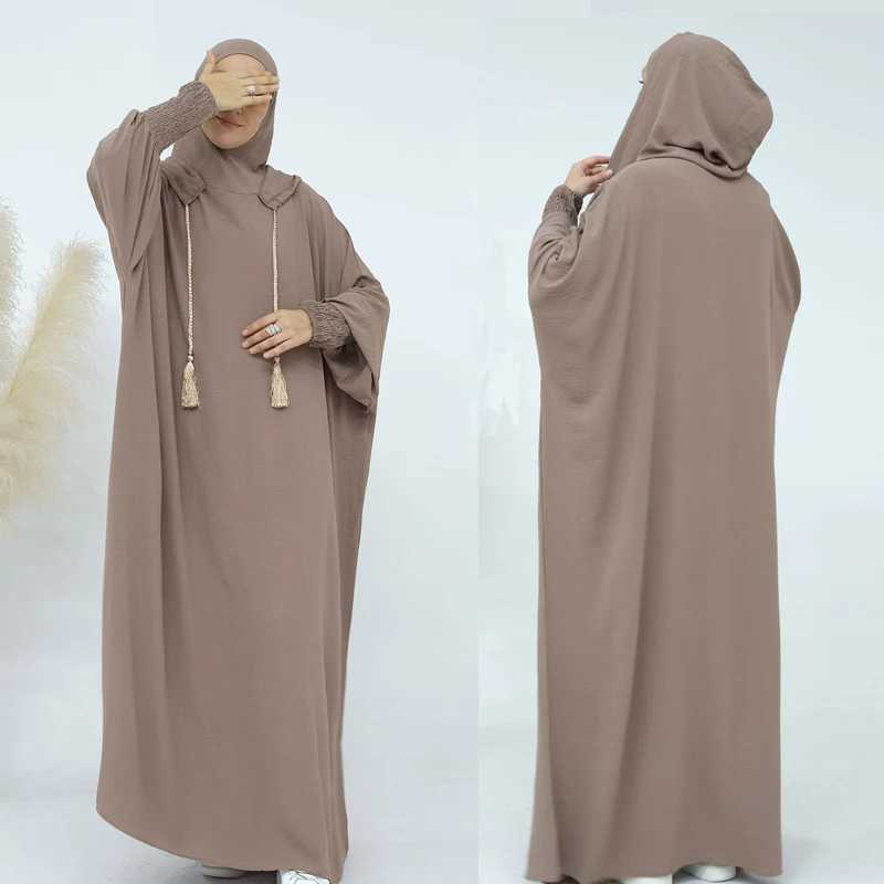 Women Tassel Abayas Muslim Ramadan Prayer Clothing With Hooded Jalaba Solid Casual Batwing Slve Arab Oriental Robe Eid Djellab X250514
