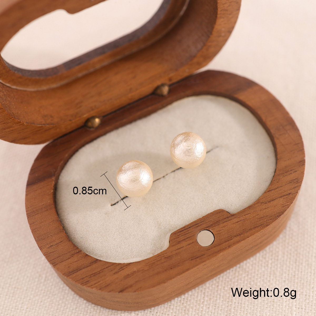 Timeless Chic Accessory Set: Sophisticated Retro-Essence Single Postpearl Stud Earring Collection