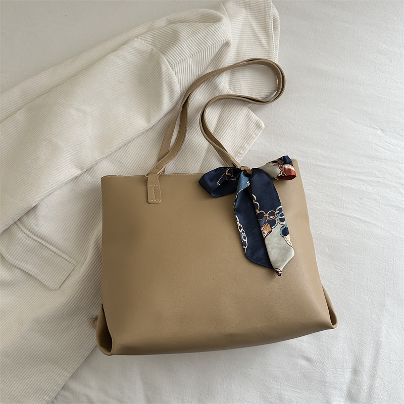 Handbag Casual Shoulder Commuting Bag Highend Sense Luxury Bag New Free Delivery Designer Bag Large Capacity New Tote Women's Bag