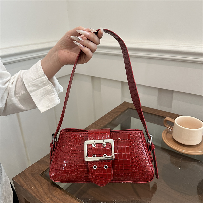Premium Niche Design Shoulder 2025 Spring Summer New Style Luxury Bag Stylish And Highvalue Armpit Bag Temperament Small New Free Delivery Designer Ba