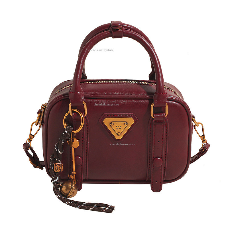 Fashion Women's Shoulder Bag Free Shipping Designer Bag Red New Multifunctional Metal Sequin Hand-held Small Square Bag Student Versatile Casual 
