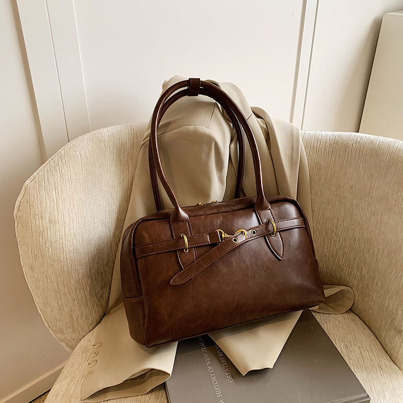 2025 Spring/Summer New Large Capacity Women's Underarm Bag Single Shoulder Designer Commuter High end Retro Multi functional Boston Pillowcase