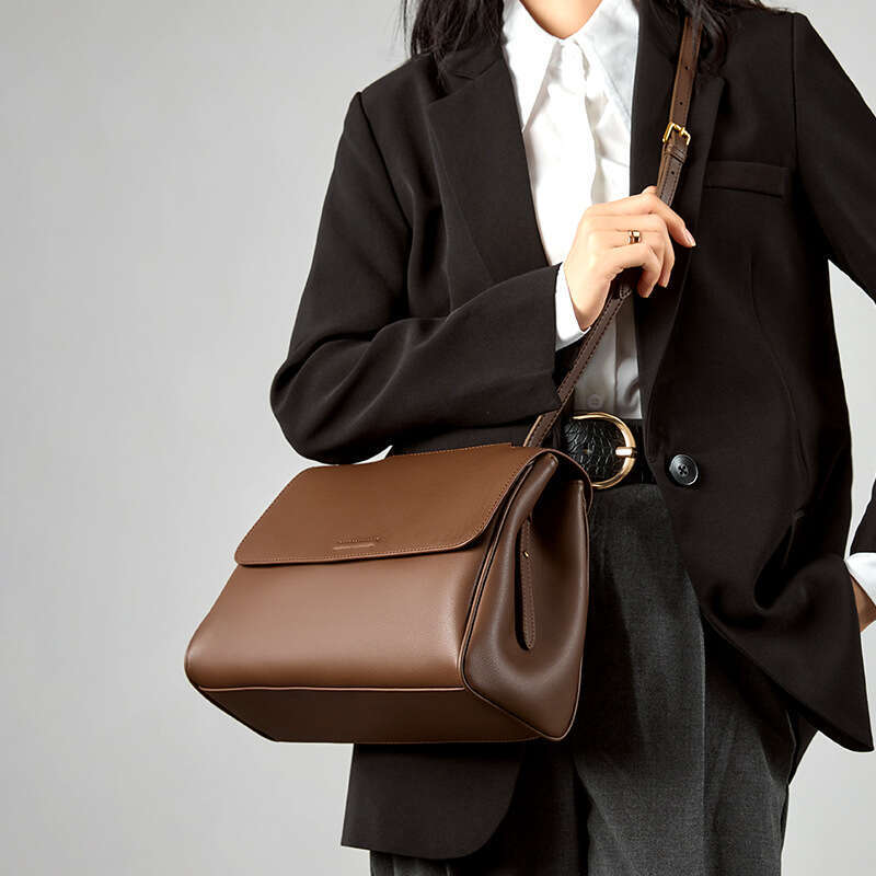 Genuine Leather Bag For Women 2025 New High-End And Niche Tote Large Capacity Crossbody Bag, Women's Commuting Handbag