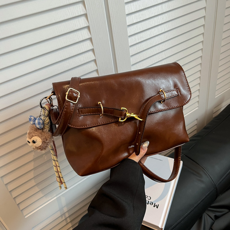 2025 Spring/summer New Cover Luxury Bag With Premium Leather Solid Color Commuter Large Capacity Texture Envelope Single Shoulder Diagonal Cross New F