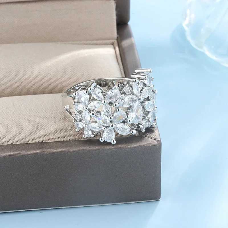 925 Silver Petal Rotating Ladies Ring Natural Zircon Rose Gold Ladies Wedding Bridal Luxury Fashion Jewelry Rings for WomenXJ250514