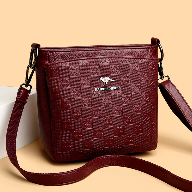 2025 New Free Delivery Designer's Bag New Crossbody Single Shoulder Fashion Women's Mom Small Square Bag