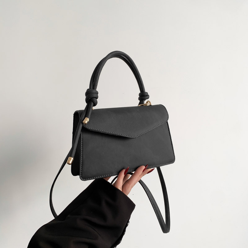 Free Delivery Designer Bag Internet Celebrity Fashion Minimalist Personality For Women 2025 Spring New Versatile Instagram Shoulder Crossbody Small Sq