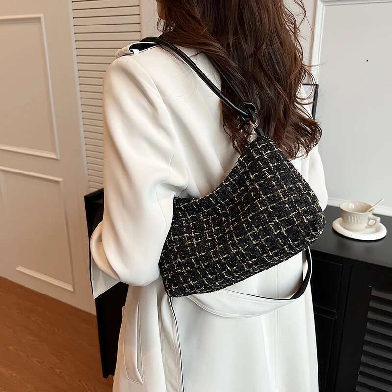 2025 Winter Women's Designer Handbags Brand Shoulder Fashion Trendy Tote Ladies Top Handle Evening Clutch Bag