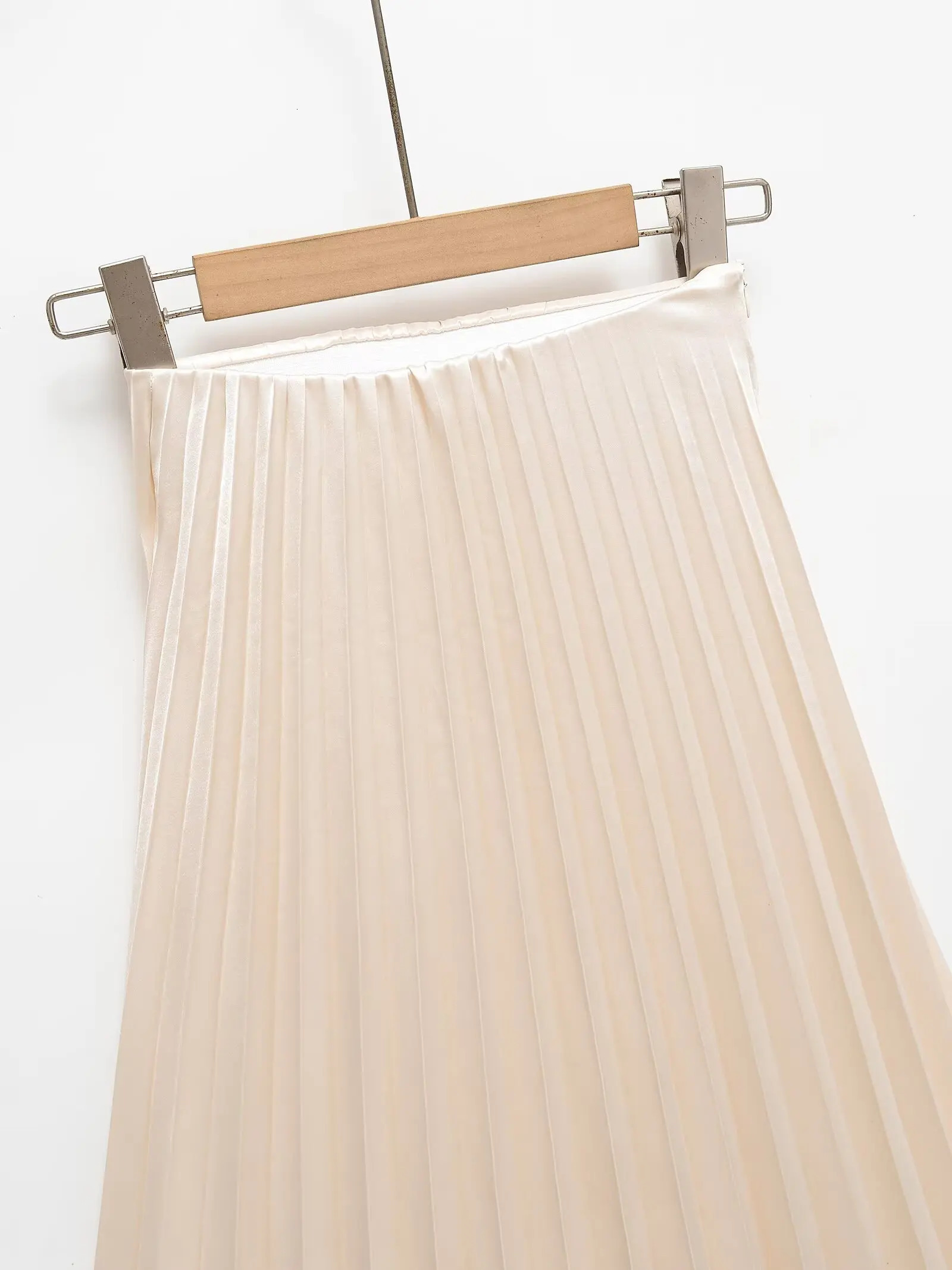 European and American style temperament versatile satin texture high waist pleated skirt 250514