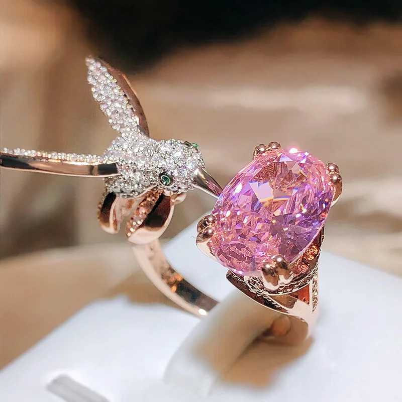 Creative Colored Gemstone Women Ring Simulating St. Marys Aquamarine Hummingbird Ring 925 Stamp Wedding Party Fashion JewelleryXJ250514