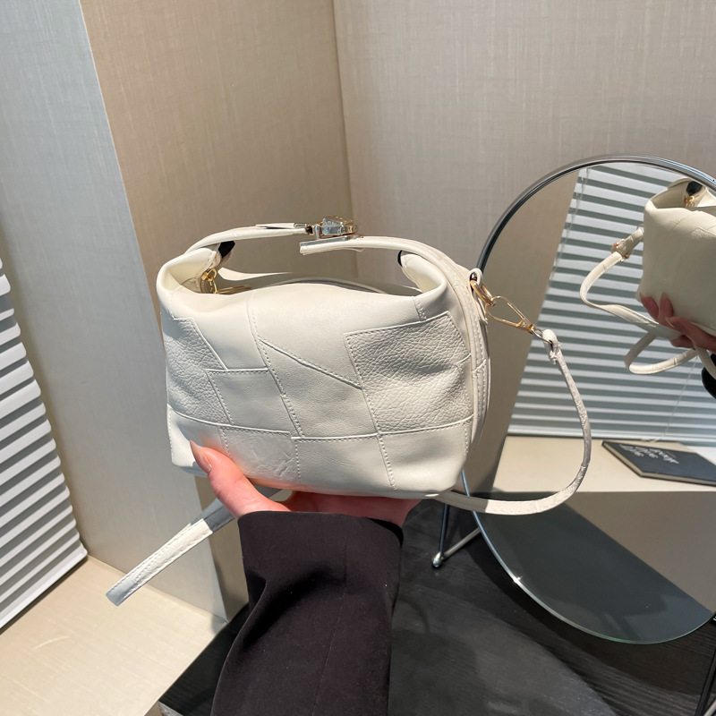 2025 Leisure Bucket Fashionable And Personalized New Free Delivery Designer Bag Trend Large Capacity Underarm Summer Simple Luxury Bag Crossbody Bag