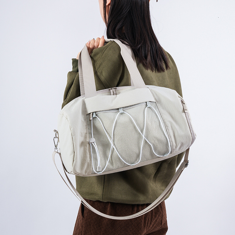 Free shipping 2025 new designer bag Top quality Brand High Quality Style Delivery Designer Bag Independent shoe compartment travel sports yoga fitness