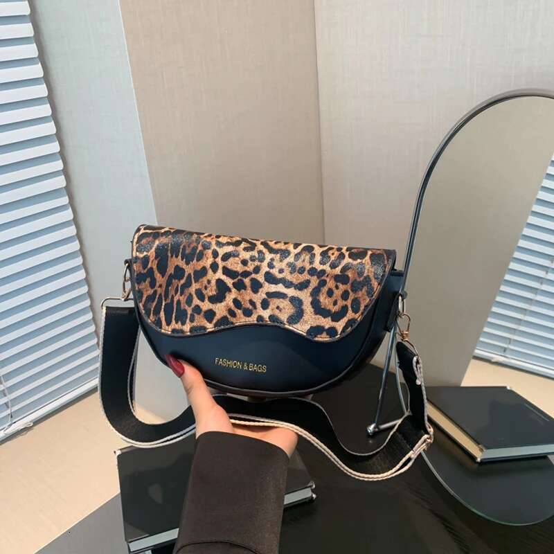 Underarm Shoulder Leopard Bags for Women Trend 2025 New Vintage PU Leather High Quality Fashion Cute Handbag Woman
