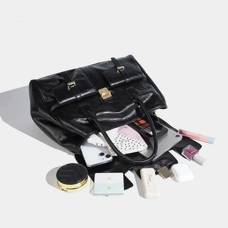 Vintage High Appearance Level Large Capacity Casual Versatile Tote Briefcase Niche Design Commuter Shoulder Bag
