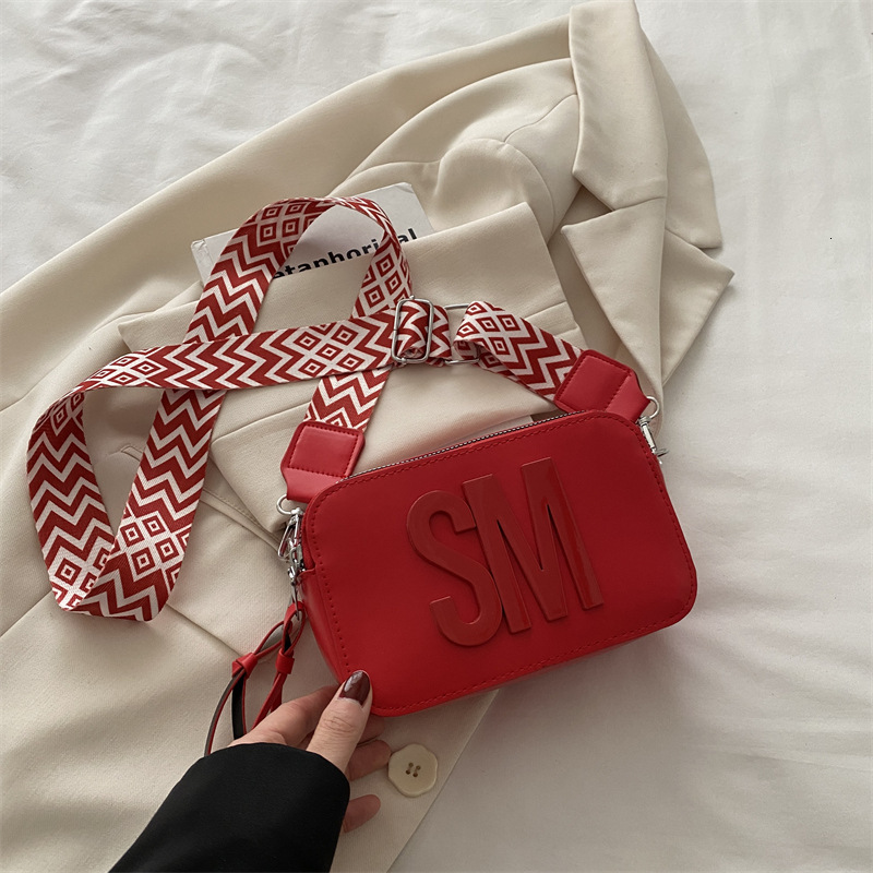 New Free Delivery Designer Bag Casual And Versatile Square 2025 Luxury Bag New Camera Bag Women's Crossbody Ins This Year's Popular Single S