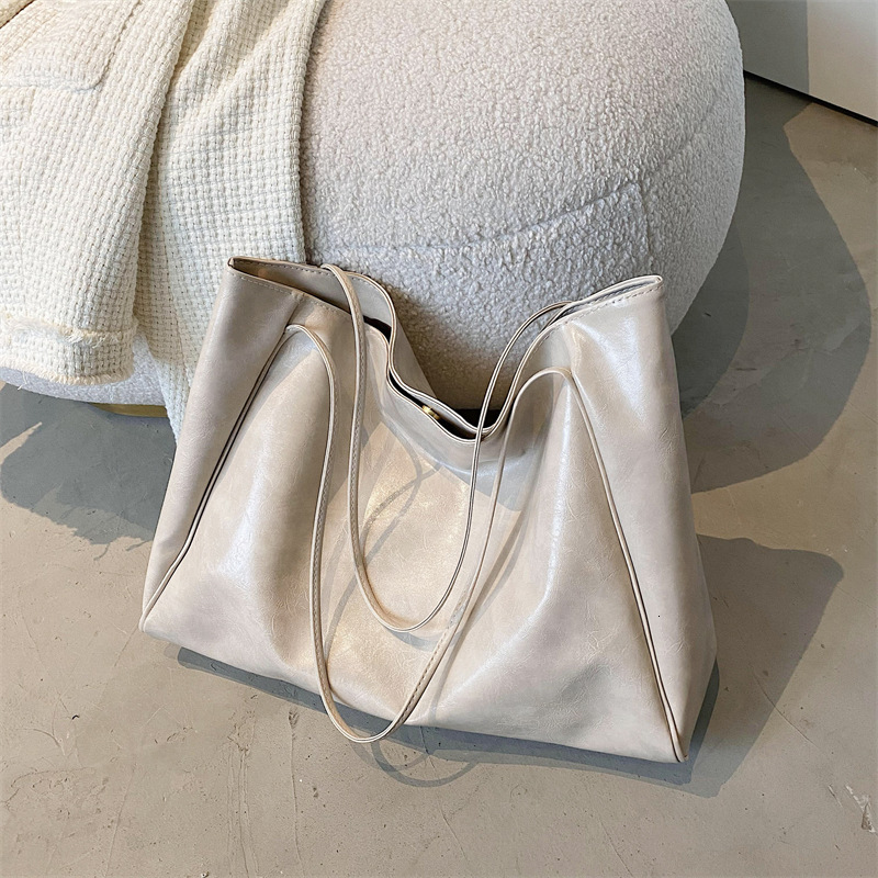 Free Delivery Designer Bag Leisure Feeling Big 2025 New Trendy And Stylish Minimalist Ins Women's Shoulder Large Capacity Commuting Tote Luxury B