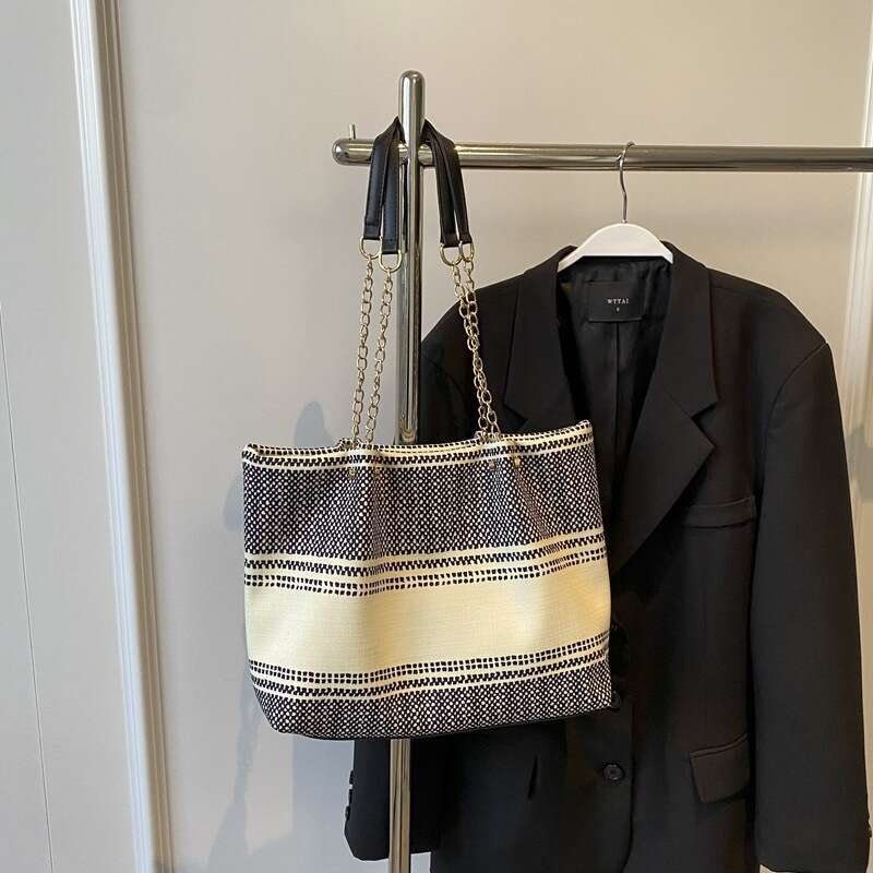 2024 Grass New Versatile Crossbody Bag, Fashionable And Casual One Shoulder Hand-Held Woven Bucket Tote Bag