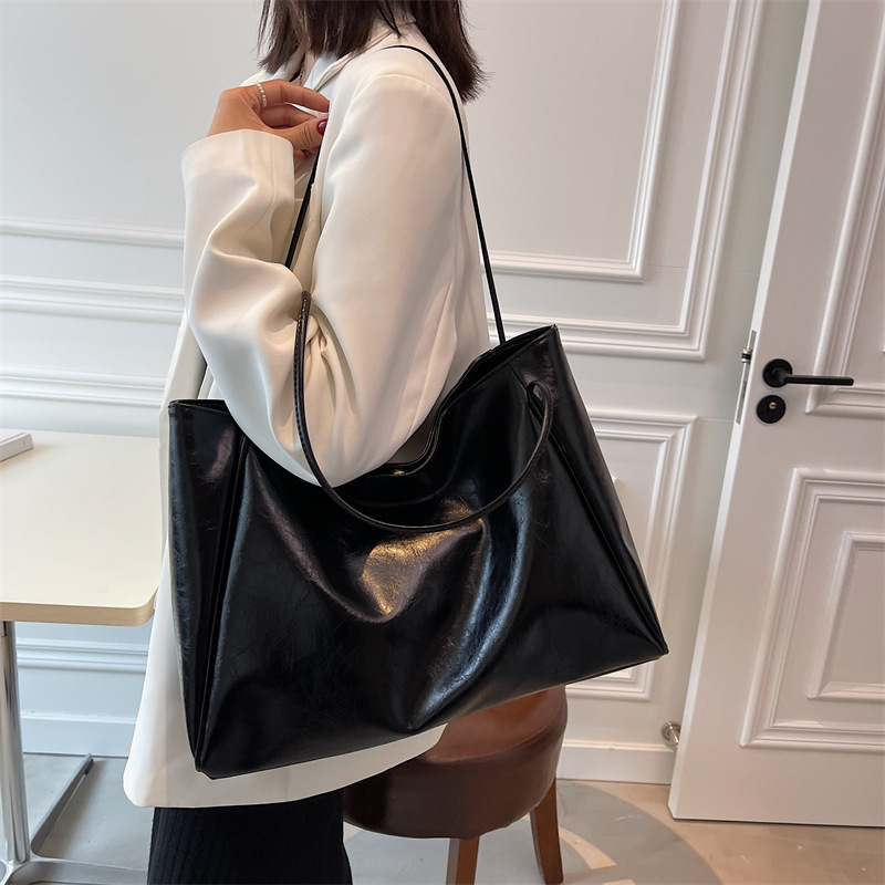 Free Delivery Designer Bag Leisure Feeling Big 2025 New Trendy And Stylish Minimalist Ins Women's Shoulder Large Capacity Commuting Tote Luxury B