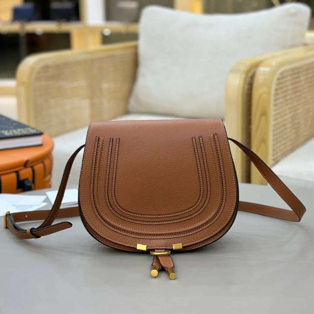 Classic Grain Cowhide Saddle Fashionable Flip Shoulder Crossbody High Quality Genuine Leather Ladies Commuting Bag