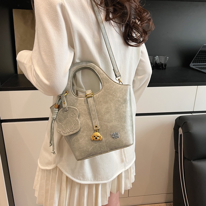 Designer Handbag Small Niche Fashion Simple One Shoulder Casual Bag Hand held Bucket Multifunctional Women s New Mini Storage Bag Free Shipping