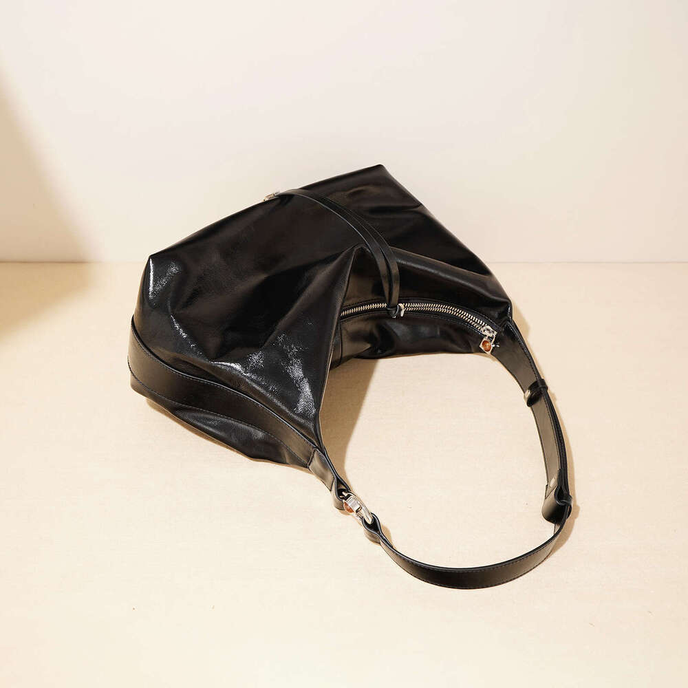 2025 New Oil Wax Leather Tote Bag Niche Design Trend Large Capacity High-End Feeling Single Shoulder Crossbody Bag For Women
