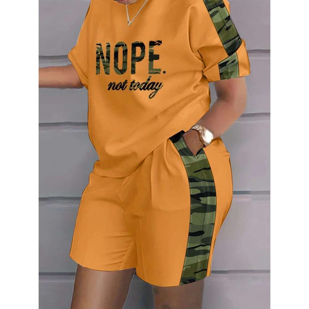 Size Two Set, Women's Plus Letter Print Contrast Panel Short Sleeve Tee & Shorts Outfits 2 Piece Set