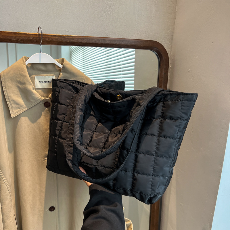 Free Delivery Designer Bag Casual Large Capacity For Women 2025 Korean Underarm Fashionable And Minimalist Single Shoulder Crossbody Tote Bag Luxury B