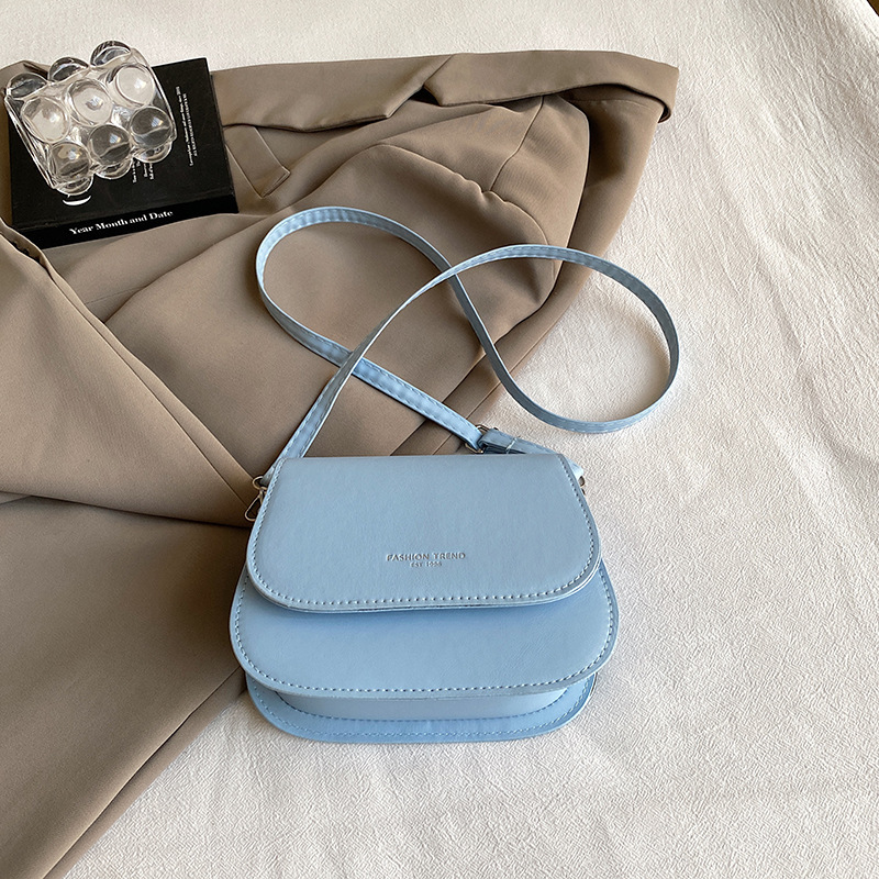 Free Delivery Designer Bag Candy Colored Autumn And Winter New Versatile Shoulder Fashionable Small Fresh High End Texture Saddle Commuting Crossbody 