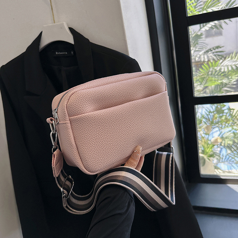 Free Delivery Designer Bag Trendy 2025 Fashion Casual Solid Color Crossbody Women's Wide Strap Single Shoulder Small Square Bag Luxury Bag