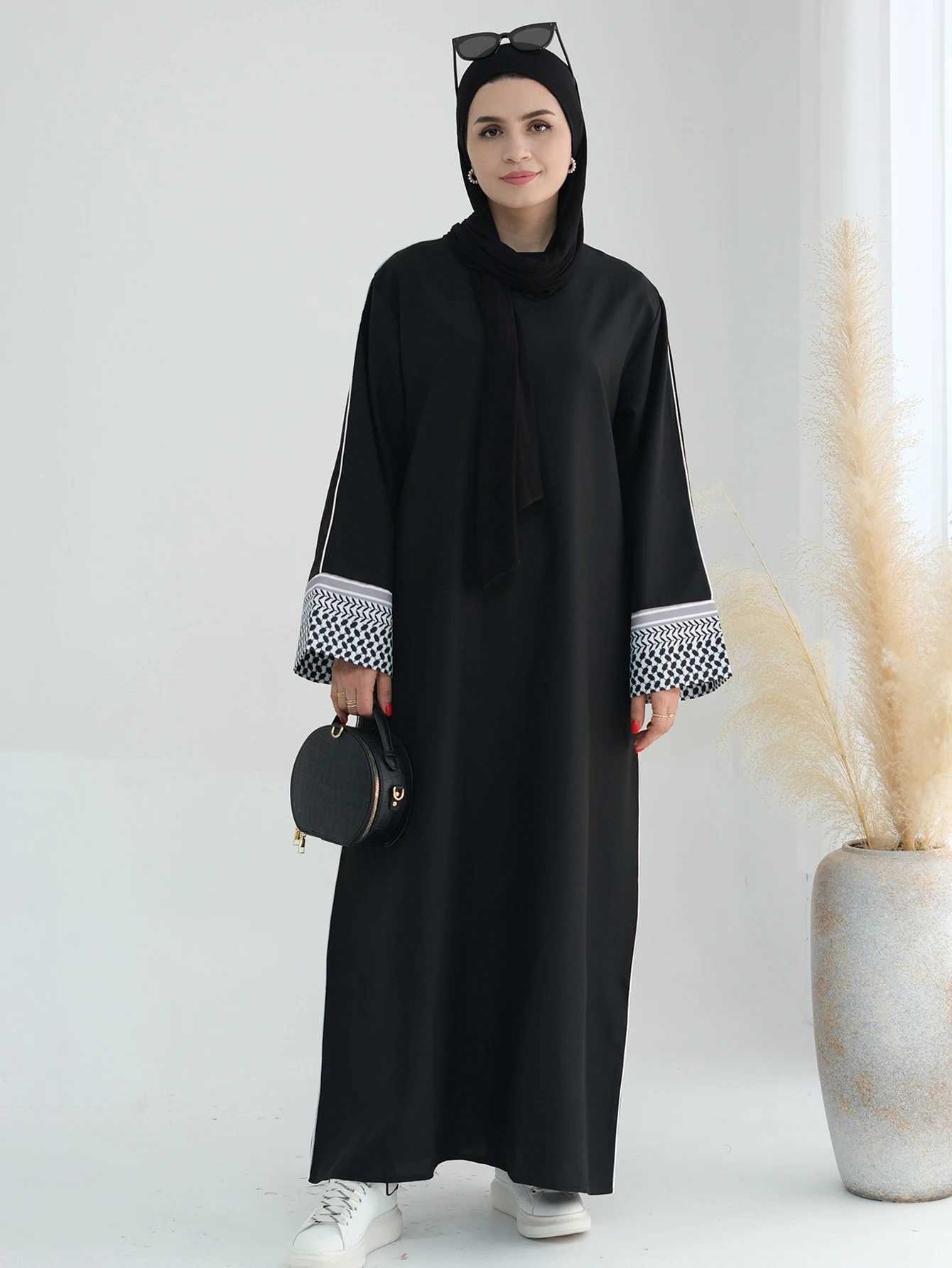 2025 Ramadan Gorgeous Muslim Middle East Abayas Women Elegant Cardigan Fashion Robe Dubai Luxury Eid Islam Long Dress Kaftan X250514