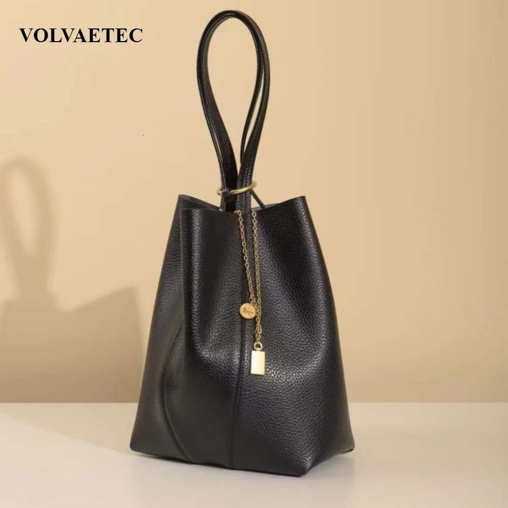 VOAETEC High Sense Fashion Trend 2025 Early Spring New Women's Leather Texture Clutch Underarm Shoulder Bag Metal Pendant