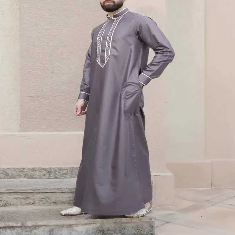 Traditional Muslim mens embroidered robe luxurious Arabic style long sleeved Abaya robe X250514