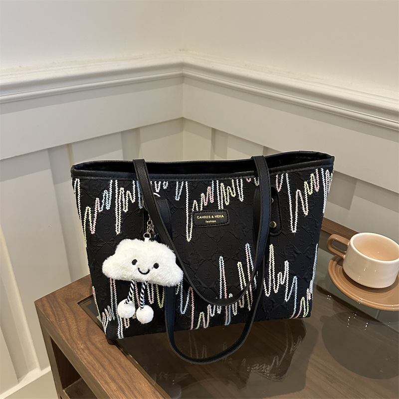 Free Delivery Designer Bag Leisure Commuting Large Capacity For Women 2025 New Fashionable College Student Class Single Shoulder Striped Embroidered T