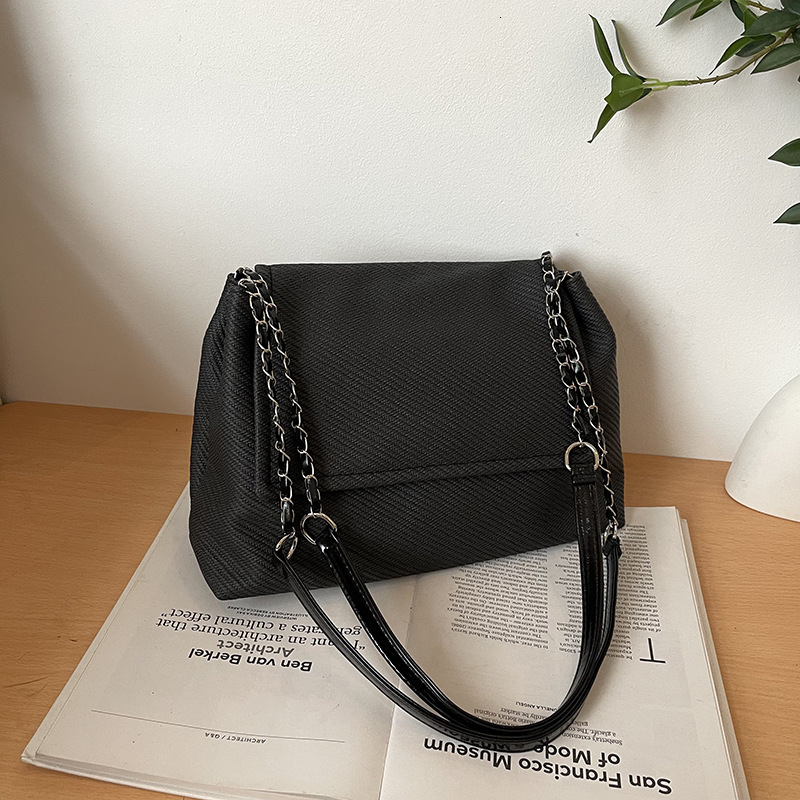 2025 Spring And Summer New High Quality New Free Delivery Designer Bag Texture Chain Tote Luxury Bag For Women Versatile Large Capacity Shoulder Bag W