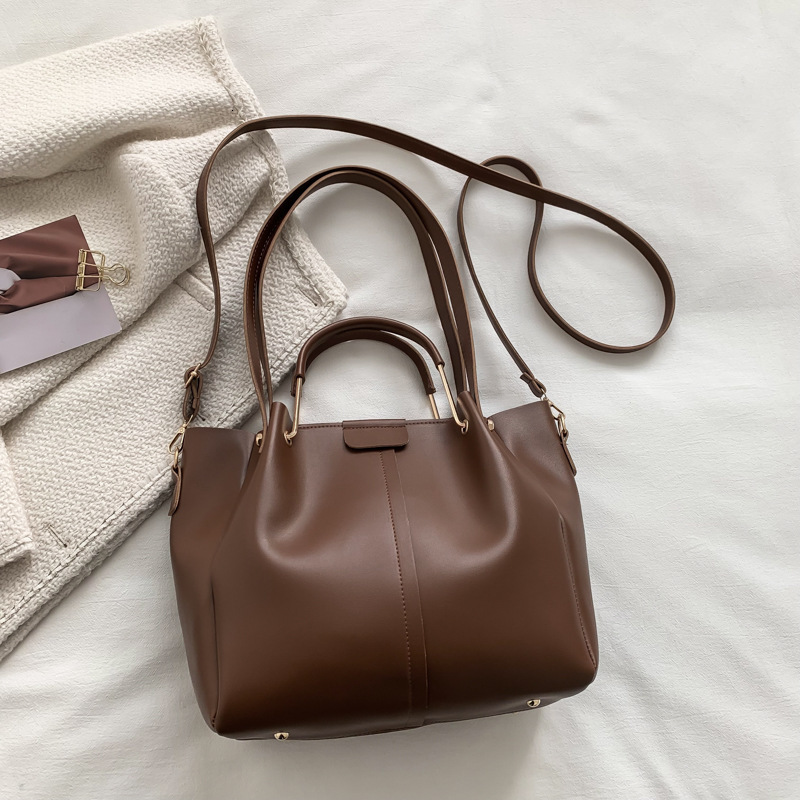 Free Delivery Designer Bag Small Design Handheld Capacity For Women 2025 Fashion Versatile Commuter Crossbody Tote Bucket Bag Luxury Bag
