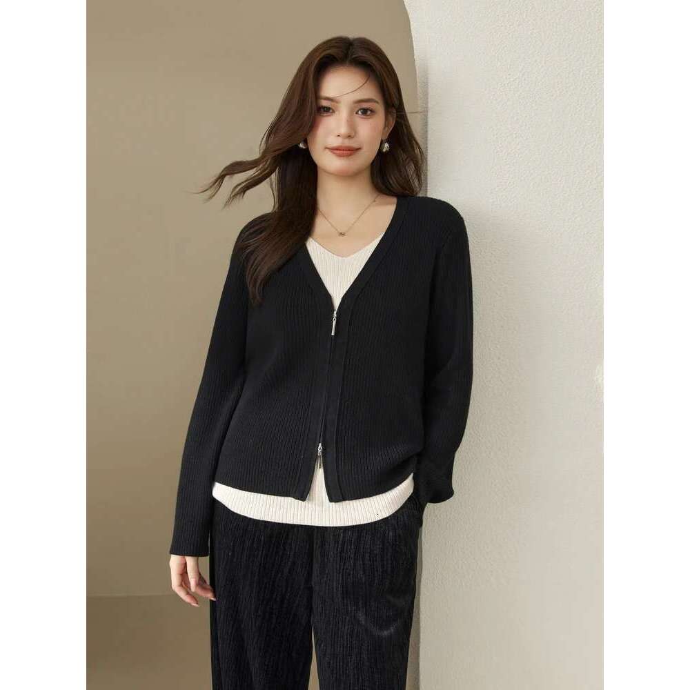 Plus Size XL-5XL Spring Autumn Korean Women Clothing Contrasting Color Fake Two-piece Long-sleeved Round Neck Pullover Sweater