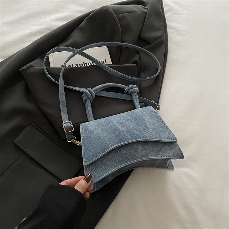 Free Delivery Designer Bag Fashion For Women 2025 Autumn Trendy Shoulder Simple Casual Crossbody Solid Color Small Square Bag Luxury Bag
