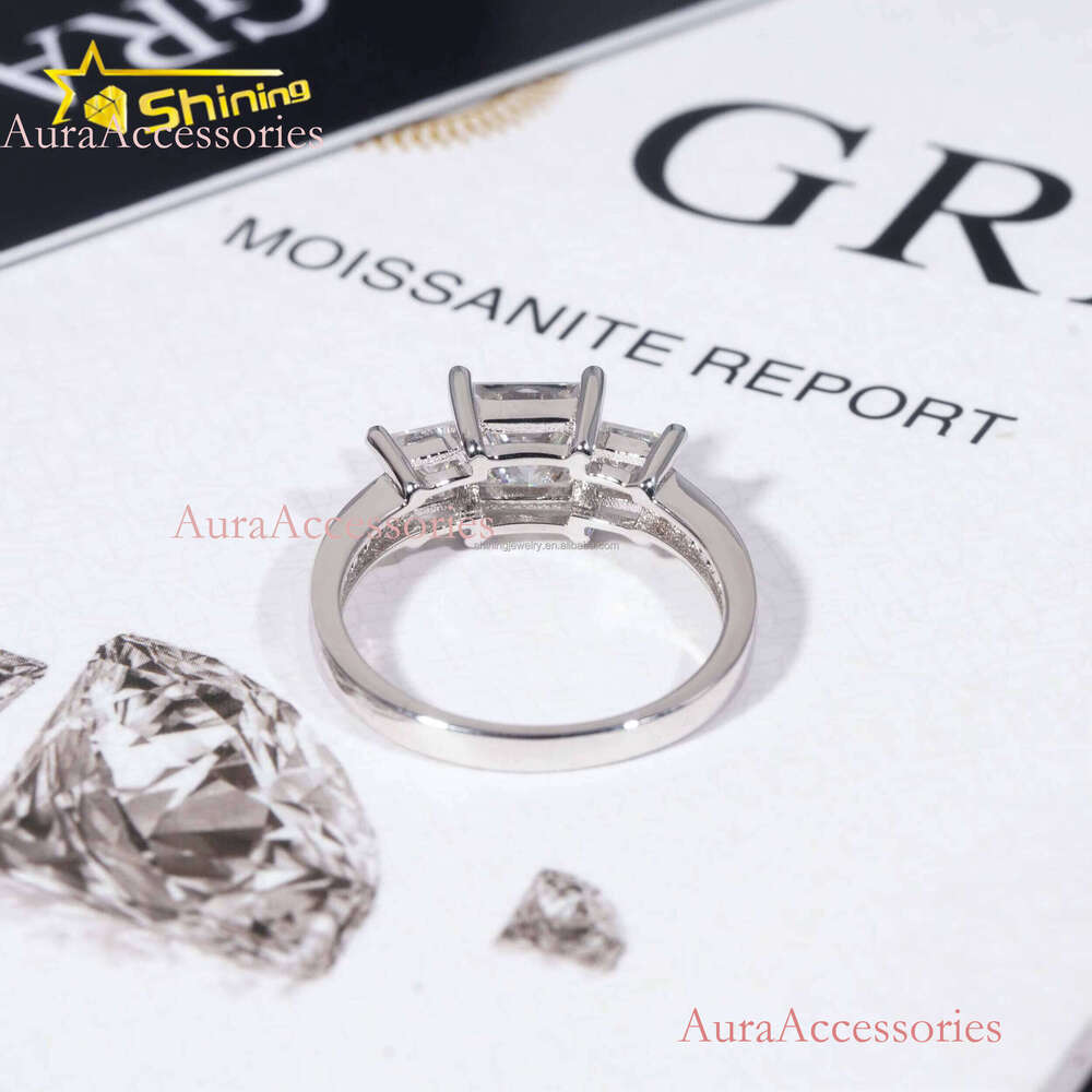 GRA Certificated Three Stones Design Solid Sier Princess Cut Moissanite Ring Custom Engagement Wedding Rings for Women