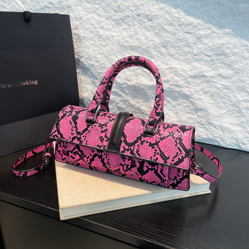 Designer Pack Handheld Small Square Female Trend Niche Design Texture French Stick Bag Western Style Snake Pattern Single Shoulder Crossbody Bag Free 