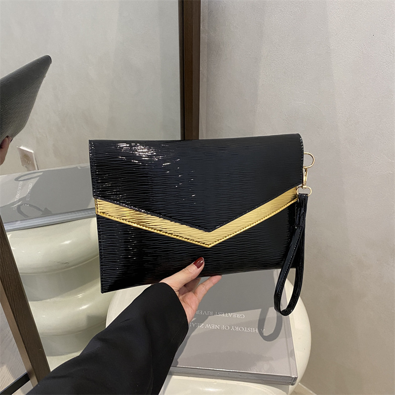Luxury Bag Spring And Summer Handheld Envelope 2025 Western Korean Edition Personalized Fashion Casual New Free Delivery Designer Bag Style Color Cont
