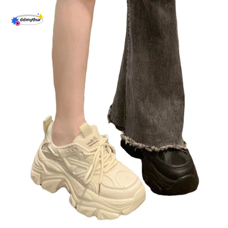 Dad's women, height increasing 2025 spring new item, versatile, small and tall, thick soled, explosive street sports shoes for women ddmythur