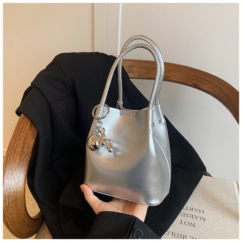 Elegant Compact Crossbody Purse - Chic Urban Accessory for Daily Carry