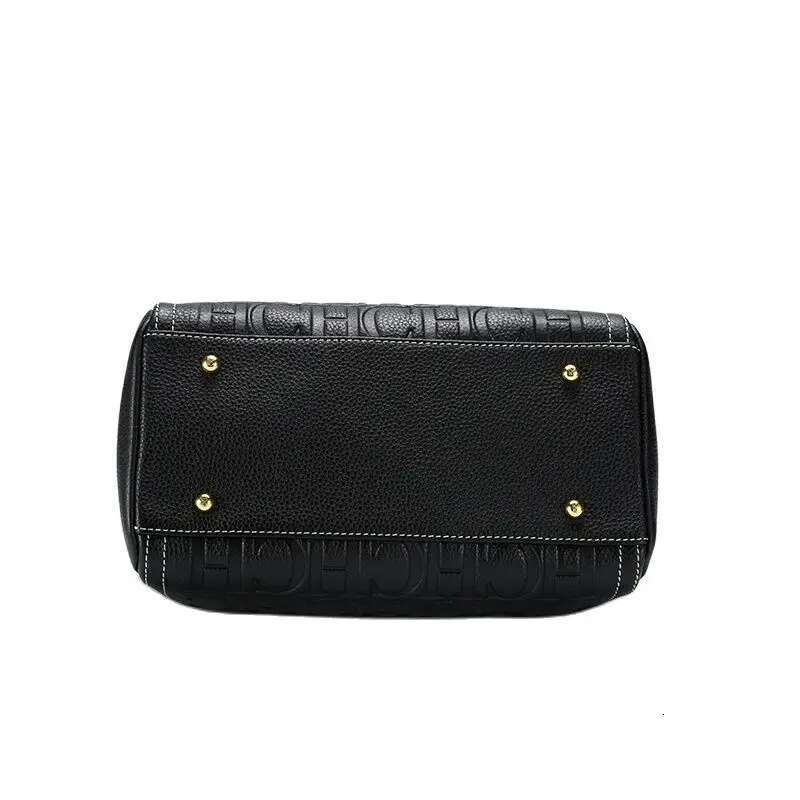 Classic Style Pure Colour Retro Large Capacity Handbag Simple Fashion Women's Shoulder Bag Fine Workmanship