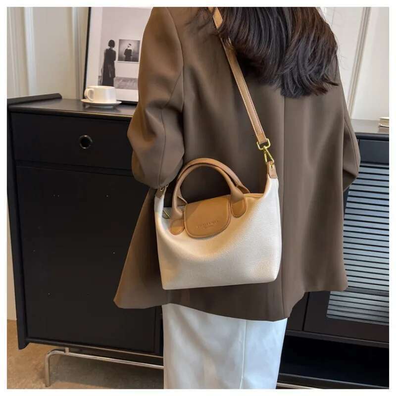 Commuting Crossbody Dumpling Large Capacity Bag, Casual Versatile, High-end Feeling, Hand-held Bill of Lading Shoulder Bag