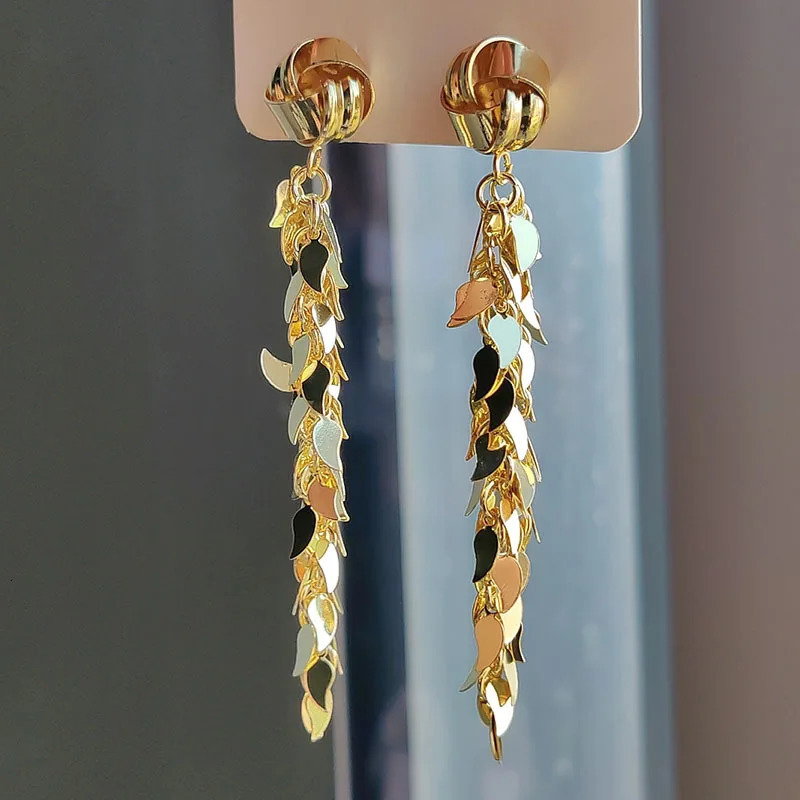 Fashion Metal Long Leaf Tassel Drop Earrings for Women Gold Color Temperament Charm Earrings Female Wedding Gifts 250513